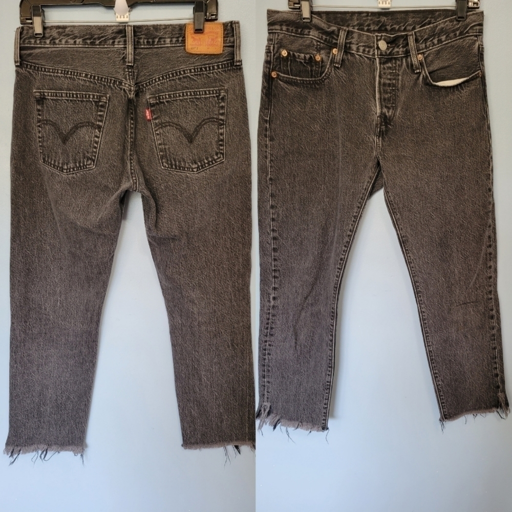 Levi's 501 Button Fly Frayed Hem Jeans in Black Size 28